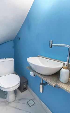 Casa à venda com 110m², 2 quartos e 2 vagas Casa à venda com 110m², 2 quartos e 2 vagasLavabo