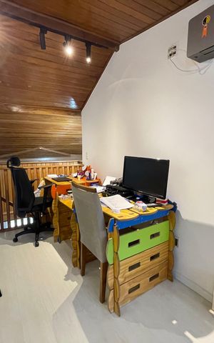 Casa à venda com 110m², 2 quartos e 2 vagas Casa à venda com 110m², 2 quartos e 2 vagasSótão