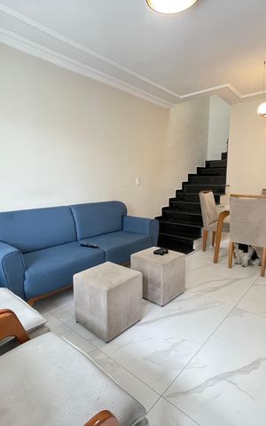 Casa à venda com 110m², 2 quartos e 2 vagas Casa à venda com 110m², 2 quartos e 2 vagasSala