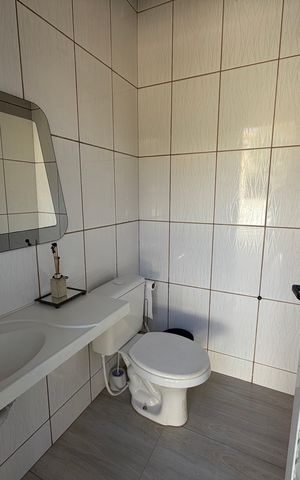 Casa à venda com 496m², 4 quartos e 4 vagasBanheiro da área externa