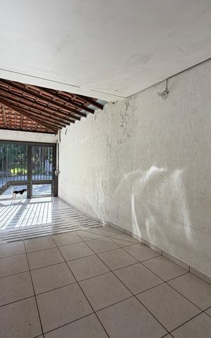 Casa à venda com 496m², 4 quartos e 4 vagasGaragem