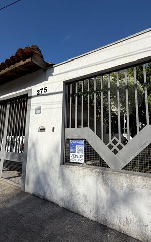 Casa à venda com 496m², 4 quartos e 4 vagasFachada