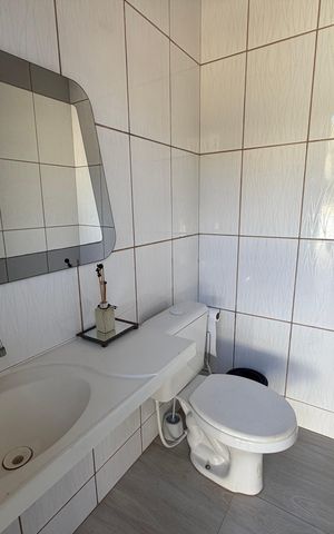 Casa à venda com 496m², 4 quartos e 4 vagasBanheiro da área externa