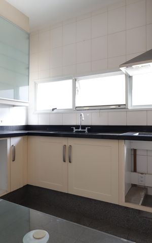 Casa de condomínio à venda com 245m², 4 quartos e 3 vagasCozinha