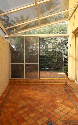 Casa de condomínio à venda com 245m², 4 quartos e 3 vagasChurrasqueira