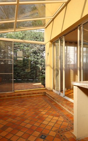 Casa de condomínio à venda com 245m², 4 quartos e 3 vagasChurrasqueira