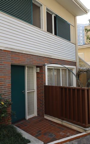 Casa de condomínio à venda com 245m², 4 quartos e 3 vagasFachada