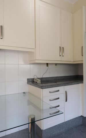 Casa de condomínio à venda com 245m², 4 quartos e 3 vagasCozinha
