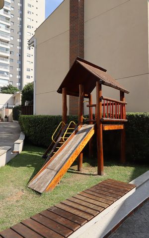 Casa de condomínio à venda com 245m², 4 quartos e 3 vagasÁrea comum - Playground