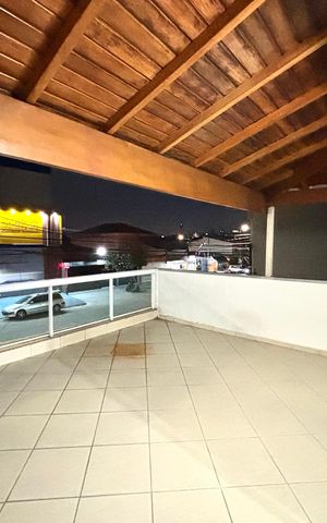 Casa à venda com 200m², 3 quartos e 2 vagas Casa à venda com 200m², 3 quartos e 2 vagasVaranda