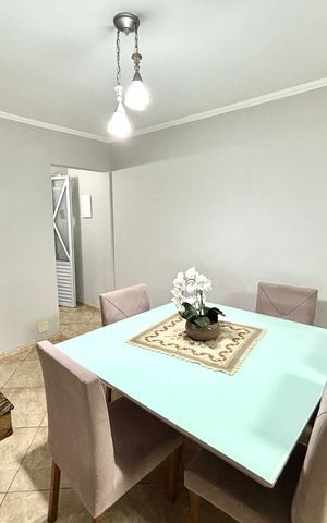 Casa à venda com 200m², 3 quartos e 2 vagas Casa à venda com 200m², 3 quartos e 2 vagasSala de jantar