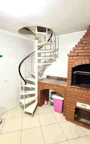 Casa à venda com 200m², 3 quartos e 2 vagas Casa à venda com 200m², 3 quartos e 2 vagasÁrea gourmet