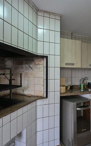 Apartamento à venda com 229m², 4 quartos e 4 vagasVaranda