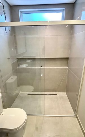 Casa à venda com 231m², 4 quartos e 3 vagas Casa à venda com 231m², 4 quartos e 3 vagasBanheiro da Suíte 1