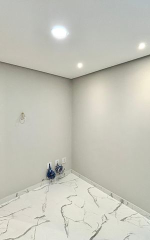 Casa à venda com 231m², 4 quartos e 3 vagas Casa à venda com 231m², 4 quartos e 3 vagasQuarto 1