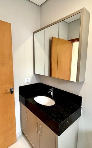 Casa à venda com 231m², 4 quartos e 3 vagas Casa à venda com 231m², 4 quartos e 3 vagasBanheiro 3