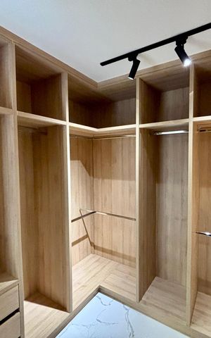 Casa à venda com 231m², 4 quartos e 3 vagas Casa à venda com 231m², 4 quartos e 3 vagasCloset da suíte