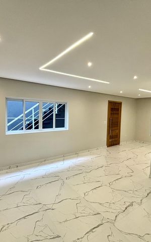 Casa à venda com 231m², 4 quartos e 3 vagas Casa à venda com 231m², 4 quartos e 3 vagasSala de Jantar