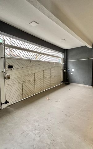 Casa à venda com 231m², 4 quartos e 3 vagas Casa à venda com 231m², 4 quartos e 3 vagasGaragem