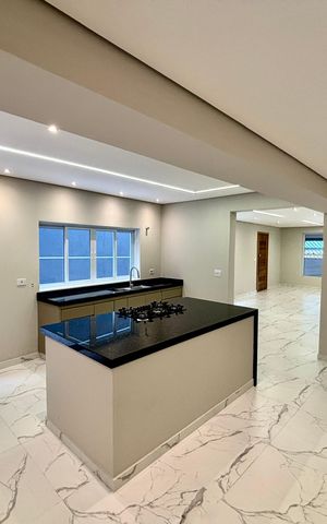 Casa à venda com 231m², 4 quartos e 3 vagas Casa à venda com 231m², 4 quartos e 3 vagasCozinha