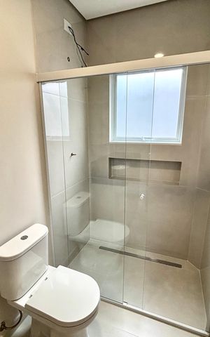 Casa à venda com 231m², 4 quartos e 3 vagas Casa à venda com 231m², 4 quartos e 3 vagasBanheiro 3