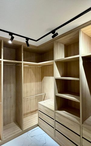 Casa à venda com 231m², 4 quartos e 3 vagas Casa à venda com 231m², 4 quartos e 3 vagasCloset da suíte