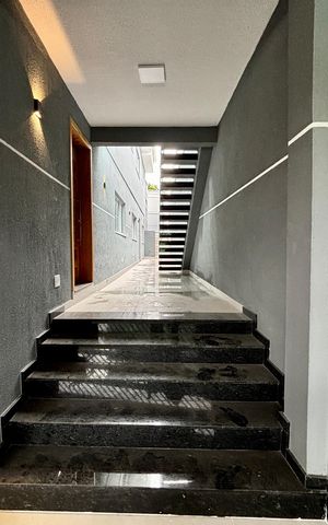 Casa à venda com 231m², 4 quartos e 3 vagas Casa à venda com 231m², 4 quartos e 3 vagasEscada