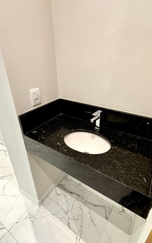 Casa à venda com 231m², 4 quartos e 3 vagas Casa à venda com 231m², 4 quartos e 3 vagasBanheiro 1