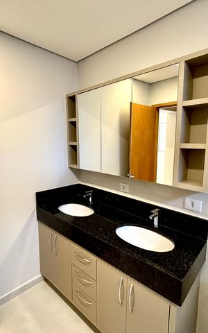 Casa à venda com 231m², 4 quartos e 3 vagas Casa à venda com 231m², 4 quartos e 3 vagasBanheiro da Suíte 1