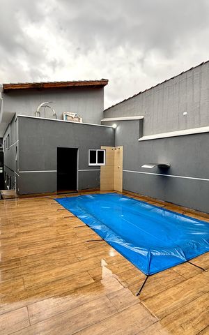 Casa à venda com 231m², 4 quartos e 3 vagas Casa à venda com 231m², 4 quartos e 3 vagasPiscina