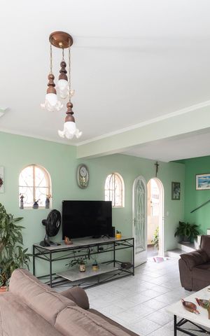 Casa para alugar com 286m², 5 quartos e 4 vagas Casa para alugar com 286m², 5 quartos e 4 vagasSala