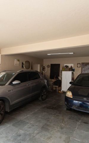 Casa para alugar com 286m², 5 quartos e 4 vagas Casa para alugar com 286m², 5 quartos e 4 vagasGaragem