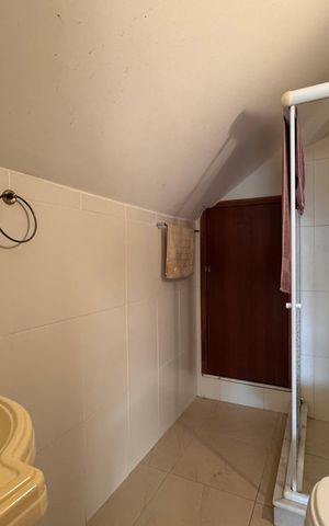 Casa de condomínio à venda com 270m², 4 quartos e 2 vagas