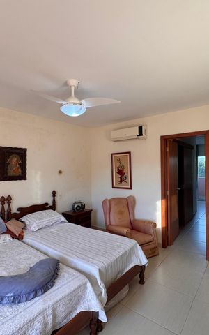 Casa de condomínio à venda com 270m², 4 quartos e 2 vagas