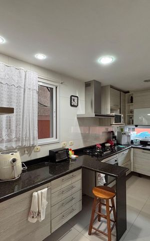 Casa de condomínio à venda com 270m², 4 quartos e 2 vagas