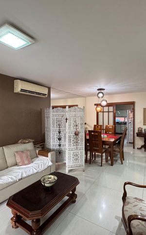 Casa de condomínio à venda com 270m², 4 quartos e 2 vagas