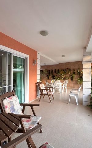 Casa de condomínio à venda com 270m², 4 quartos e 2 vagas