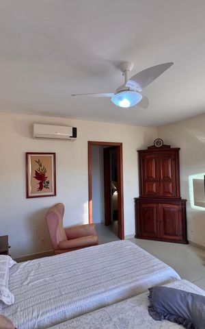 Casa de condomínio à venda com 270m², 4 quartos e 2 vagas