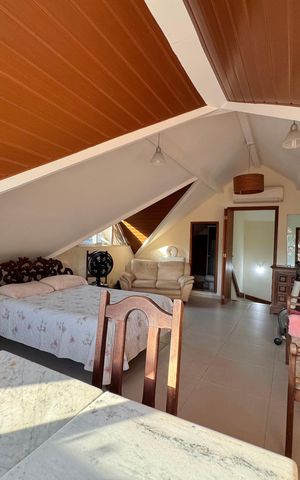 Casa de condomínio à venda com 270m², 4 quartos e 2 vagas