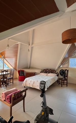 Casa de condomínio à venda com 270m², 4 quartos e 2 vagas
