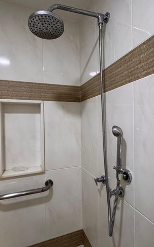 Casa de condomínio à venda com 270m², 4 quartos e 2 vagas
