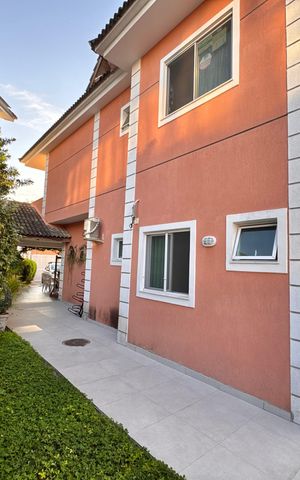 Casa de condomínio à venda com 270m², 4 quartos e 2 vagas