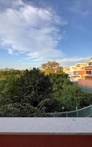 Casa de condomínio à venda com 270m², 4 quartos e 2 vagas