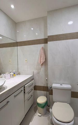 Casa de condomínio à venda com 270m², 4 quartos e 2 vagas