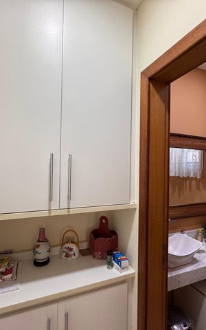 Casa de condomínio à venda com 270m², 4 quartos e 2 vagas