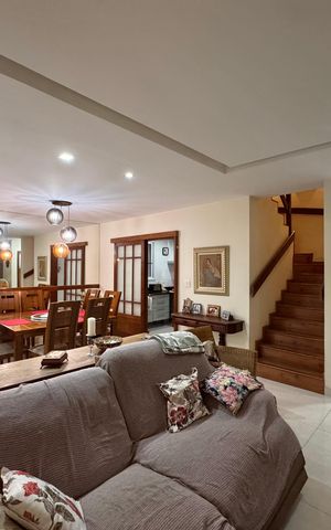 Casa de condomínio à venda com 270m², 4 quartos e 2 vagas