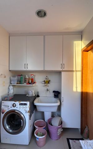 Casa de condomínio à venda com 270m², 4 quartos e 2 vagas