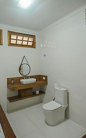Casa à venda com 196m², 3 quartos e 3 vagas Casa à venda com 196m², 3 quartos e 3 vagasBanheiro