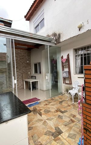 Casa à venda com 180m², 3 quartos e 2 vagas