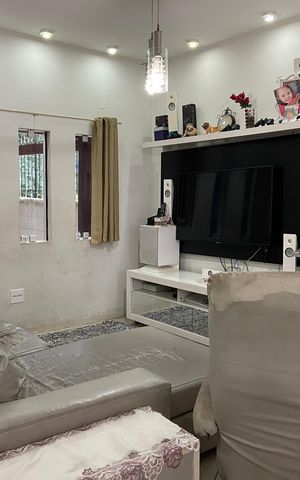 Casa à venda com 180m², 3 quartos e 2 vagas